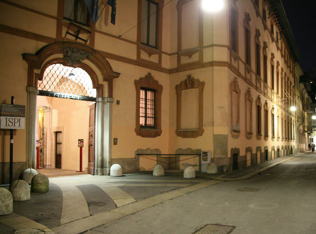 esterni del Palazzo Clerici a Milano