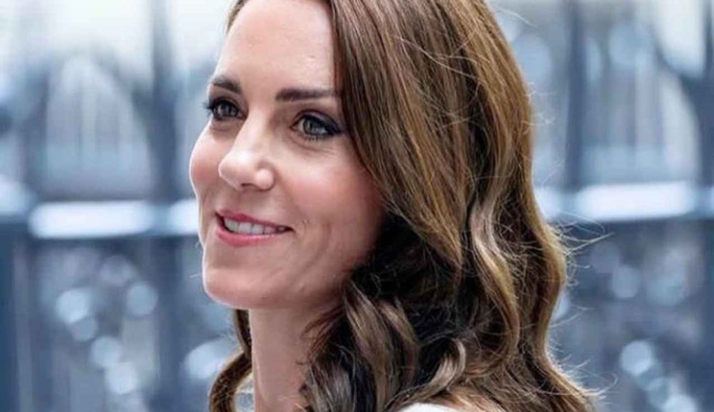 Da mamma in figlia: Kate Middleton è pronta a passare il testimone: la foto non lascia dubbi I Fioccano i commenti
