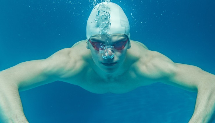 Uomo sott'acqua