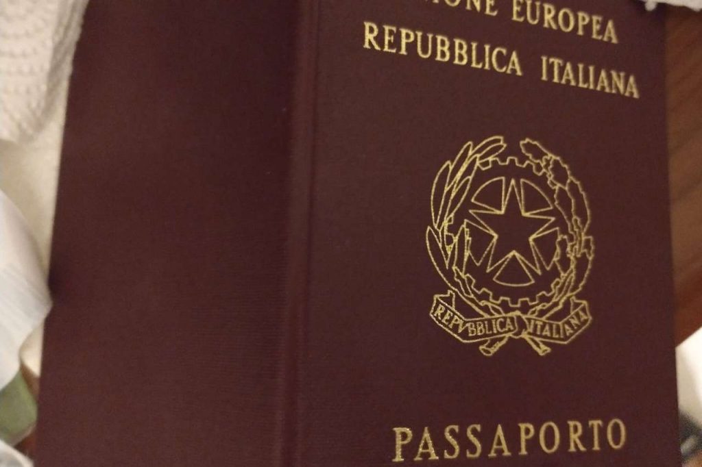 PASSAPORTO ELETTRONICO SUBITO | agenda prioritaria e tempi reali; l’ufficio “alternativo” che ti libera la coda